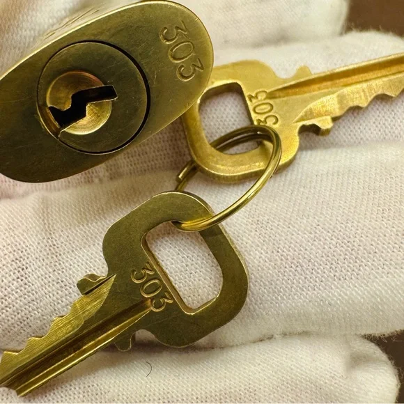 ✨🔐#303 LV Solid Brass Gold Padlock and key Sets✨ - Picture 7 of 16